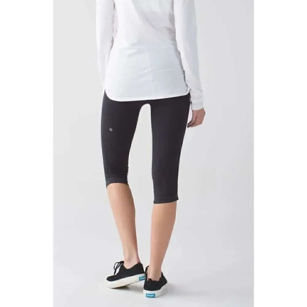 Lululemon In The Flow Crop II Heathered Deep Coal Size 4